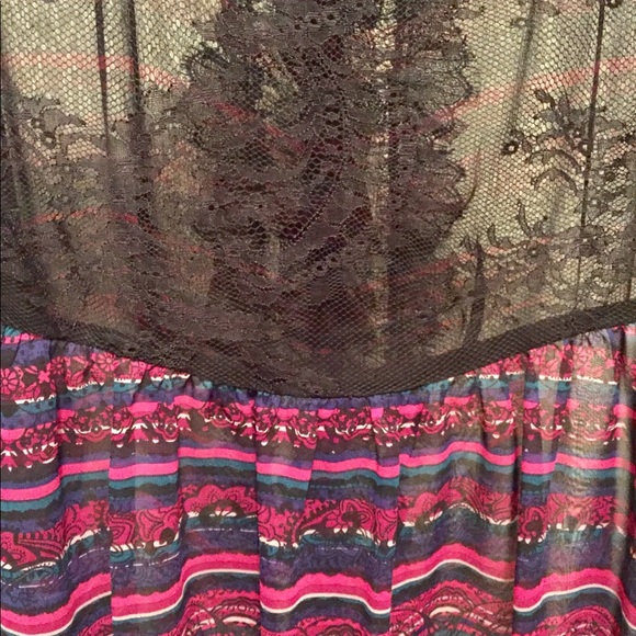 Nanette Lepore Print and Lace Blouse size 0 - Picture 3 of 4